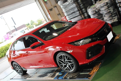 FK7 シビックハッチバック を HKS ハイパーマックス で ローダウン